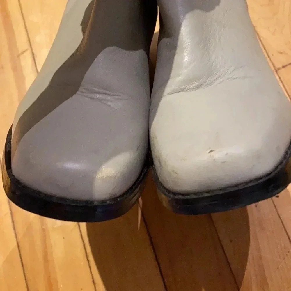 Shelly’s London booties - Picture 2 of 10